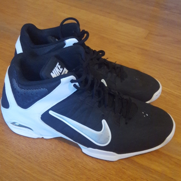 Women's basketball shoes - Picture 2 of 3